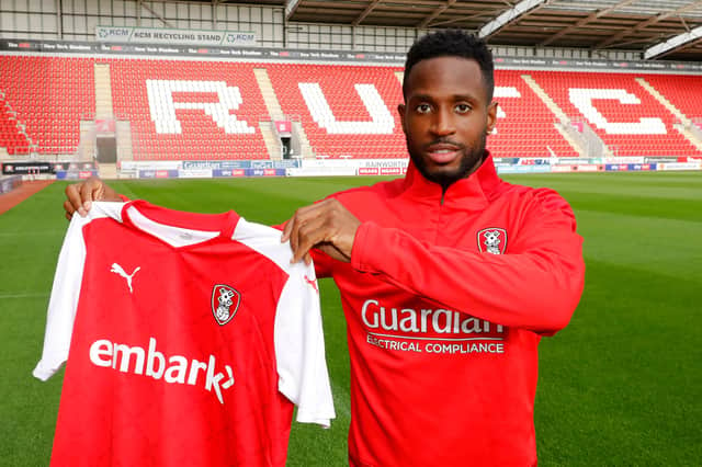 Florian Jozefzoon signs in