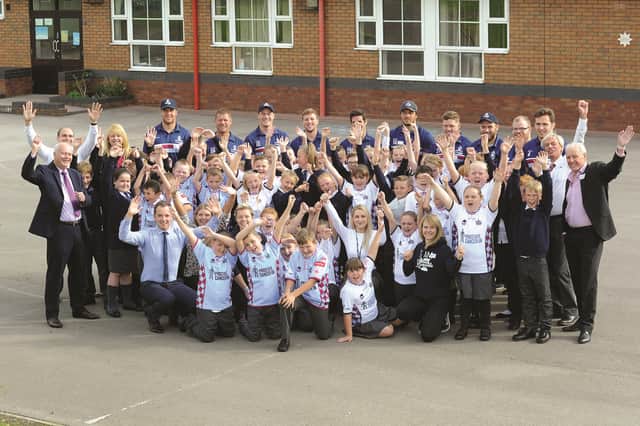 The Titans Community Foundation recently visited Denaby Main Academy to launch an Adopt A School Programme. Run in conjunction with Keepmoat Regeneration, Titans players will be in school helping with sport and fitness, as well as healthy eating advice and mentoring in reading recovery. 171525-1