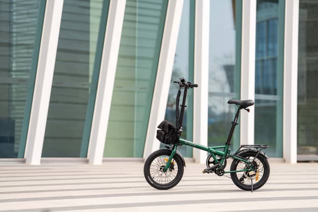 The new Engwe Zip is a surprisingly likeable folding bike that finally rivals the legendary Brompton