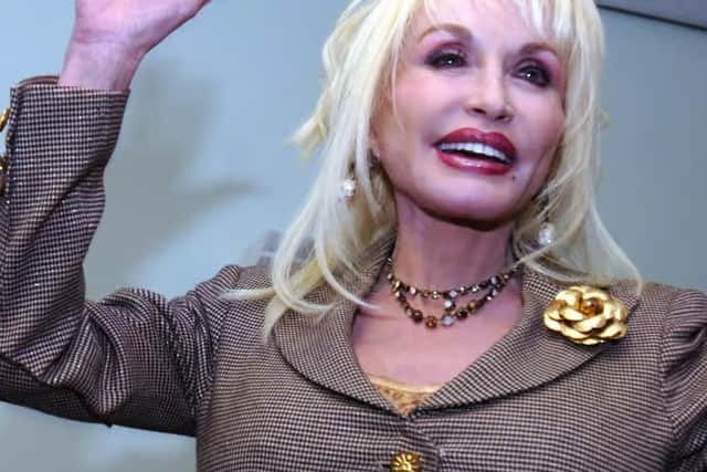 Dolly Parton at Rotherham Hospital to launch her children’s book scheme in 2007.