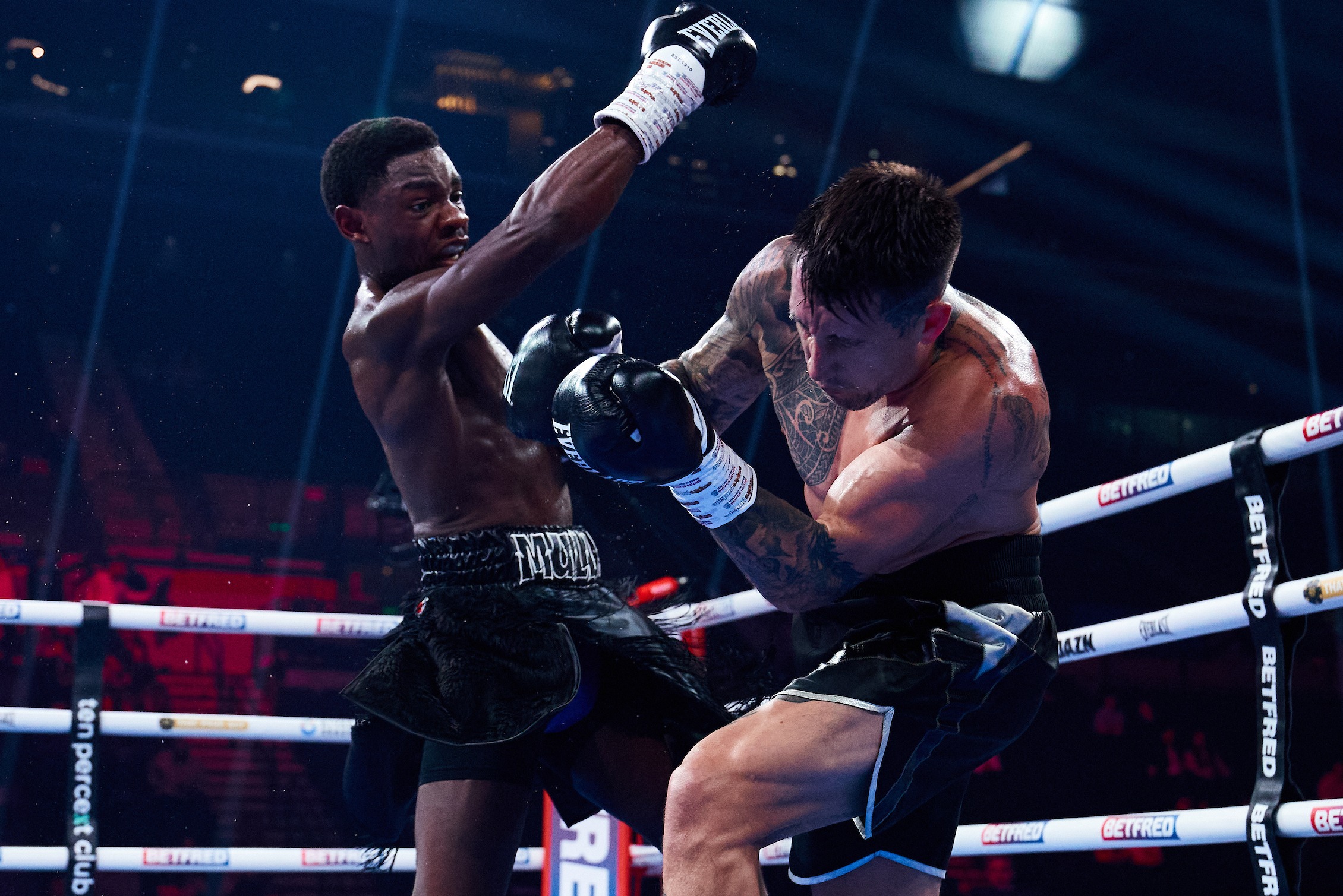 Mulunda and Hayden deliver fight-night fireworks