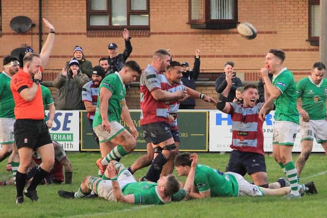 Try! for Titans against Wharfedale. Pic by GARETH SIDDONS